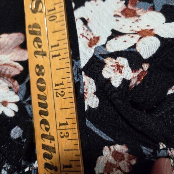 EUC AMERICAN EAGLE OUTFITTERS FLORAL BOHO V NECK TIE ROMPER SIZE SMALL - Picture 15 of 16
